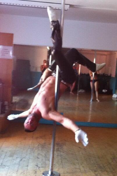 Ecole PoleDance-BienEtre _Gemini bras ouverts